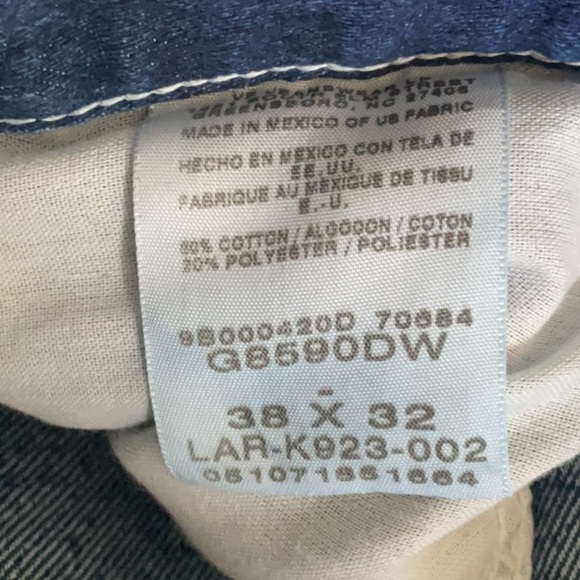 Wrangler Men's Deep Indigo Relaxed Jeans - Picture 10 of 10